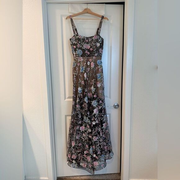 NWOT BRONX AND BANCO MIDNIGHT EMBROIDERED FLORAL GOWN - Picture 4 of 16